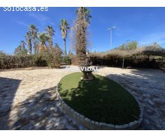 SOL8VIDAL ALQUILA CHALET LUJOSO EN VILLA MARTIN