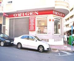 LOCAL EN CALLE CABALLERO DE RODAS EN TORREVIEJA. PROPIEDAD EN ESQUINA EN LA CALLE PRINCIPAL Y COMERC
