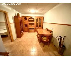PRECIOSOCASA EN MOLINS EN LA PLAZA DE LA IGLESIA. CON GARAJE, CHIMENEA, 6 DORMITORIOS Y 2 BAÑOS