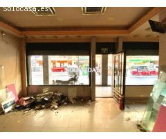 LOCAL COMERCIAL EN LA FAMOSA AVENIDA DUQUE DE TAMAMES, FRENTE A BANKINTER, JUNTO A FARMACIAS,....