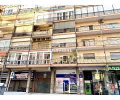 LOCAL COMERCIAL EN LA FAMOSA AVENIDA DUQUE DE TAMAMES, FRENTE A BANKINTER, JUNTO A FARMACIAS,....