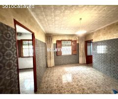 Casa con encanto y gran jardín en el casco histórico de Orihuela – Zona Cruz Roja  Se vende preciosa