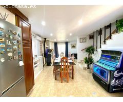 BENIJOFAR. CHALET TIPO TRIPLEX CON PISCINA COMUNITARIA. Preciosa vivienda con mucha iluminación, dos