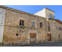 Casa de piedra en el centro de  Calders