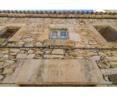 Casa de piedra en el centro de  Calders