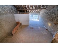 Casa de piedra en el centro de  Calders