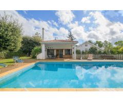 Parcela con piscina y edificación anexa