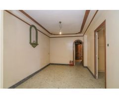 Casa en venta en el centro de Manresa - Ideal para negocio e inversión