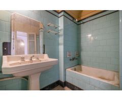 Casa en venta en el centro de Manresa - Ideal para negocio e inversión