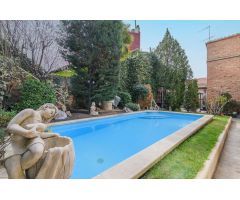 Un refugio en el centro de Manresa: jardín, piscina y espacio para todo lo que te hace feliz