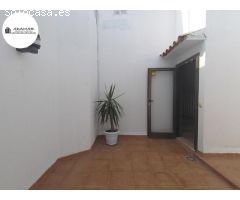 AMPLIO PISO TOTALMENTE REFORMADO AL LADO DEL CASCO ANTIGUO DE CUBELLES