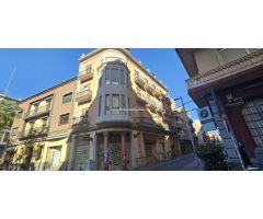 Àtico en planta de 1 habitación, con Ascensor.