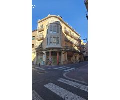 Àtico en planta de 1 habitación, con Ascensor.