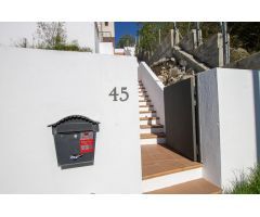 Casa con carácter, vistas a la montaña y piscina privada en Olivella