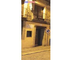 Se vende céntrico hostal-mesón