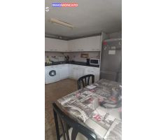 SE VENDE BONITO PISO EN MALEJAN