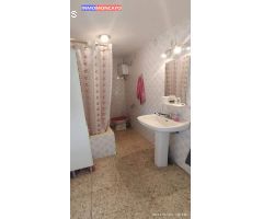 SE VENDE BONITO PISO EN MALEJAN