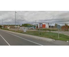 Se vende terreno de 5.000 m2 con nave de 200 m2