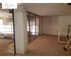 AMPLIO LOCAL COMERCIAL DE 2 ALTURAS CERCA PLAZA DE TOROS