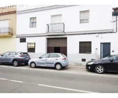 Local de 192 M2 en la mejor zona comercial y la de más paso en el centro de Sanlúcar.