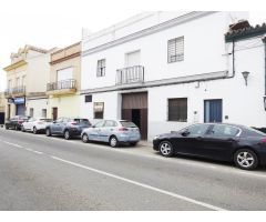 Local de 192 M2 en la mejor zona comercial y la de más paso en el centro de Sanlúcar.