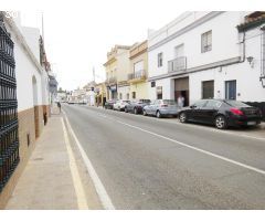 Local de 192 M2 en la mejor zona comercial y la de más paso en el centro de Sanlúcar.