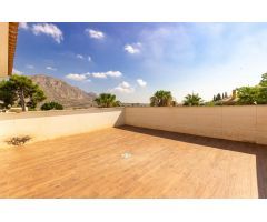 ¡¡NO SE PUEDE EXPLICAR!!!!.  Este chalet ¡hay que visitarlo!. IMPRESIONANTE!!!!!