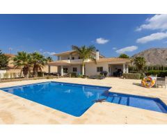 ¡¡NO SE PUEDE EXPLICAR!!!!.  Este chalet ¡hay que visitarlo!. IMPRESIONANTE!!!!!
