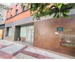 Local muy comercial en venta y alquiler en la Ronda Capuchinos