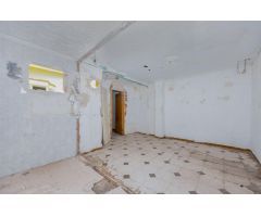 ¡Oportunidad en Palmete! Casa de dos plantas para reformar – 137 m²