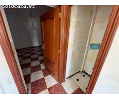 Casa de una sola planta en esquina en Caño Ronco – Camas (Sevilla)