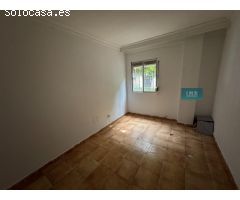 Bajo exterior en venta en calle Otoño