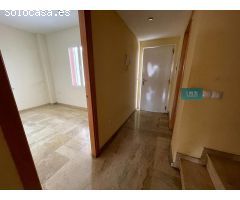 Casa adosada en venta en Huévar del Aljarafe – Urbanización Guadial