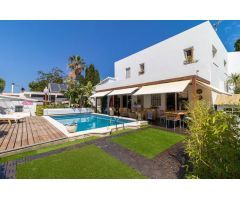 Deslumbrante chalet con piscina en Empuriabrava