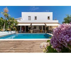 Deslumbrante chalet con piscina en Empuriabrava