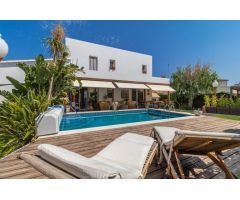 Deslumbrante chalet con piscina en Empuriabrava