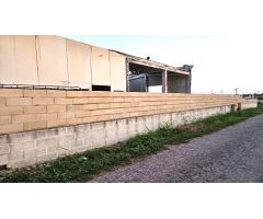Se vende suelo industrial con nave