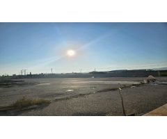 Se vende suelo industrial con nave