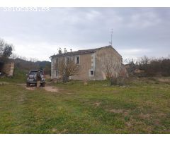EN VENTA FINCA RÚSTICA EN BELPRAT DE 106 Ha.