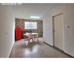 OPORTUNIDAD- LOCAL COMERCIAL EN PLANTA BAJA-REFORMADO Y TOTALMENTE DIÁFANO.