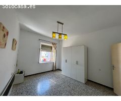 BUENA CASA EN EL CENTRO DE LOS BARRIOS¡¡