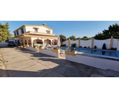 Villa en venta en Las Lagunas, Mijas + 6 naves colindantes