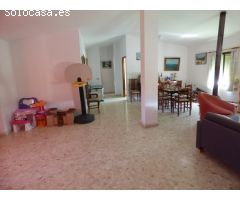 Villa en venta en Las Lagunas, Mijas + 6 naves colindantes