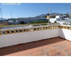 Villa en venta en Las Lagunas, Mijas + 6 naves colindantes
