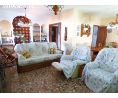 Villa en venta en Las Lagunas, Mijas + 6 naves colindantes