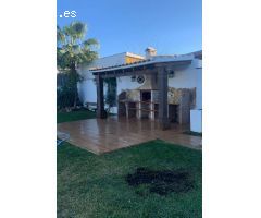 Magnifica villa independiente en una sola planta en venta