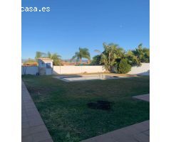 Magnifica villa independiente en una sola planta en venta