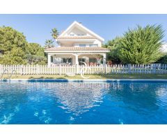 Casa en venta con piscina en Terramar