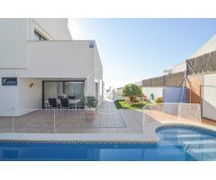 Casa en venta con piscina en el Mas Mel