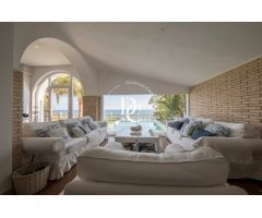 Casa en venta con vistas mar en Vilanova i La Geltrú